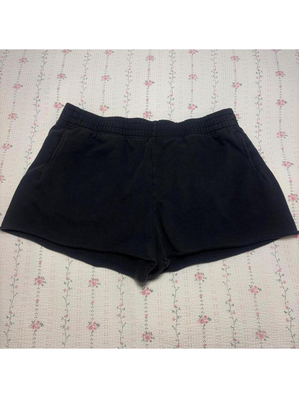 Aerie Women's Black and Navy Shorts